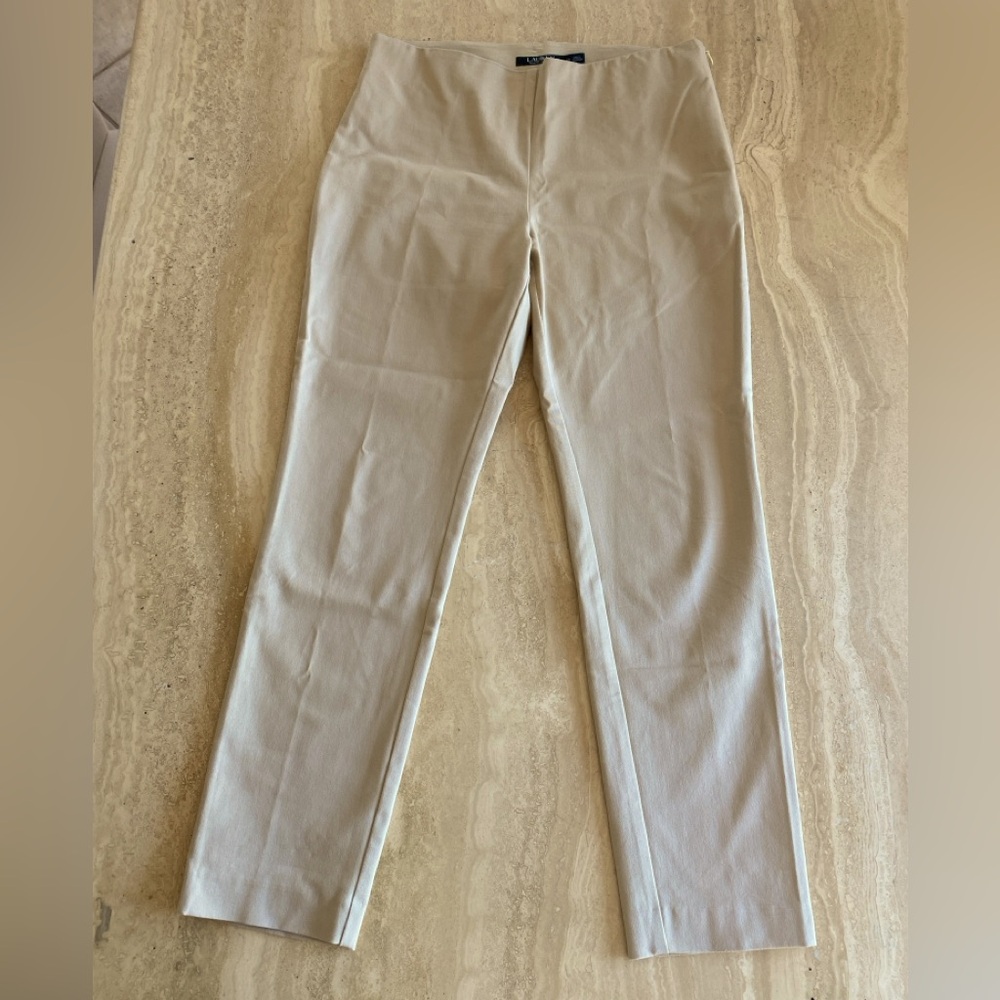LAUREN RALPH LAUREN Kaki pants. Size 10.